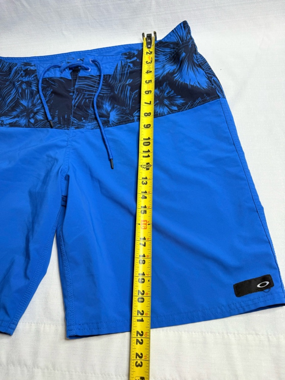 Oakley Board Shorts Mens 38 Blue Floral Swim Trunks Cargo Style Pocket - Picture 6 of 10